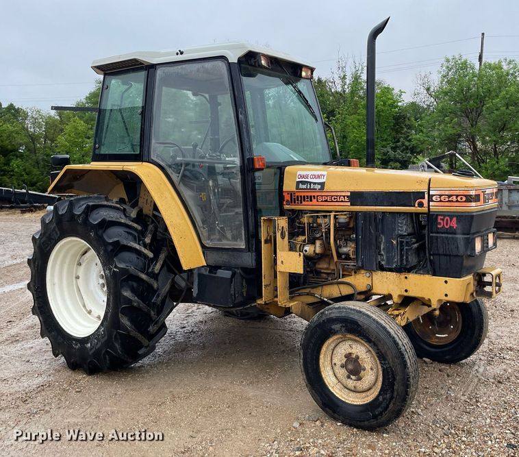 image for item LY9586 1995 New Holland 6640 Tiger Special  tractor
