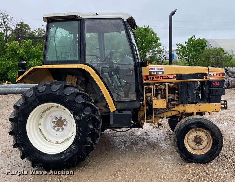 image for item LY9586 1995 New Holland 6640 Tiger Special  tractor