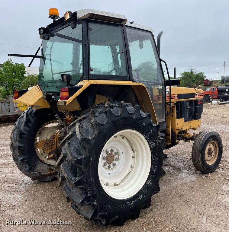 image for item LY9586 1995 New Holland 6640 Tiger Special  tractor