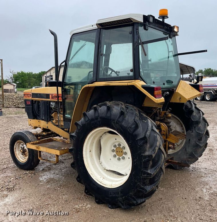 image for item LY9586 1995 New Holland 6640 Tiger Special  tractor