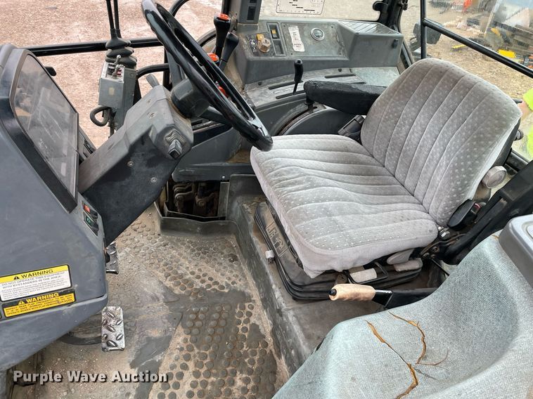 image for item LY9586 1995 New Holland 6640 Tiger Special  tractor