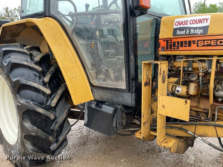 image for item LY9586 1995 New Holland 6640 Tiger Special  tractor