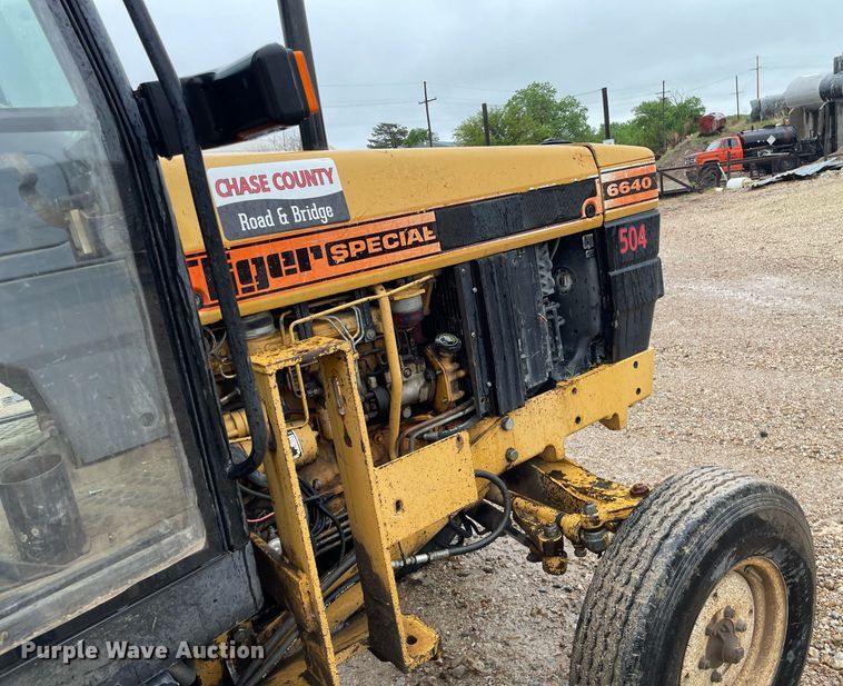 image for item LY9586 1995 New Holland 6640 Tiger Special  tractor