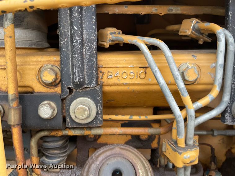 image for item LY9586 1995 New Holland 6640 Tiger Special  tractor