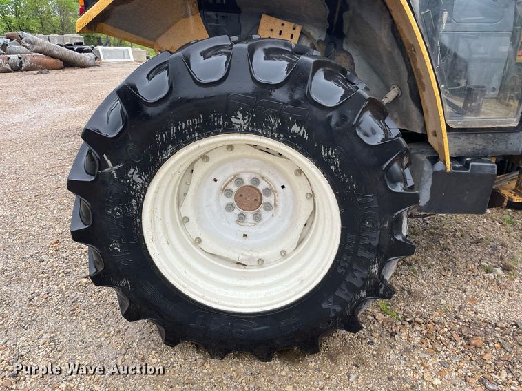 image for item LY9586 1995 New Holland 6640 Tiger Special  tractor