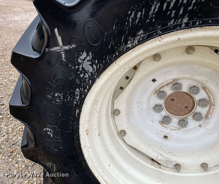 image for item LY9586 1995 New Holland 6640 Tiger Special  tractor