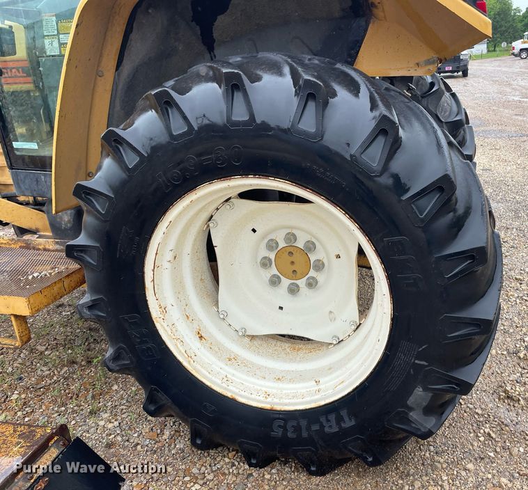 image for item LY9586 1995 New Holland 6640 Tiger Special  tractor