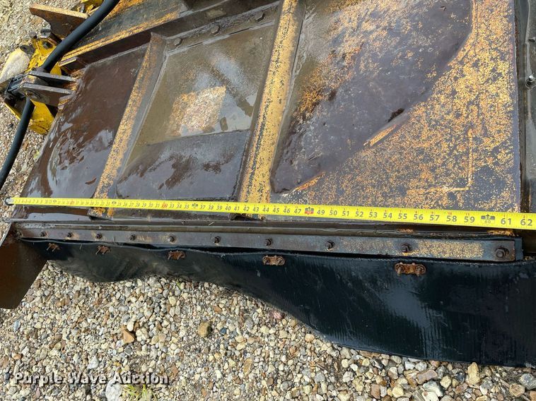 image for item LY9586 1995 New Holland 6640 Tiger Special  tractor