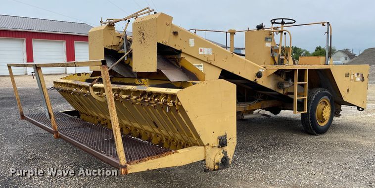 image for item LY9589 Koehring K  chip spreader