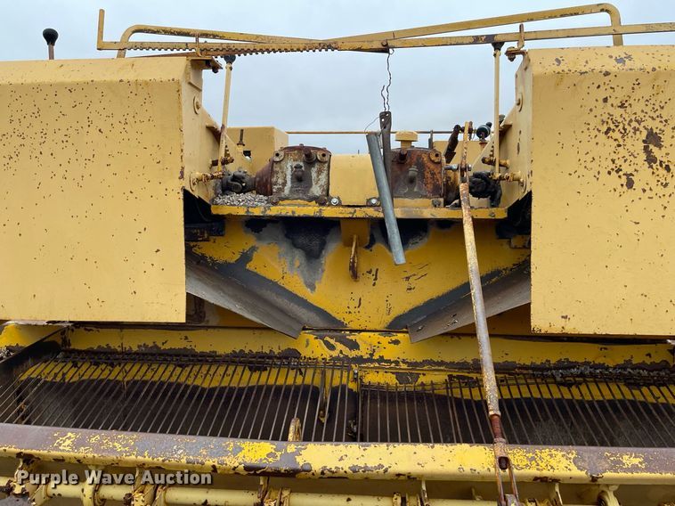 image for item LY9589 Koehring K  chip spreader