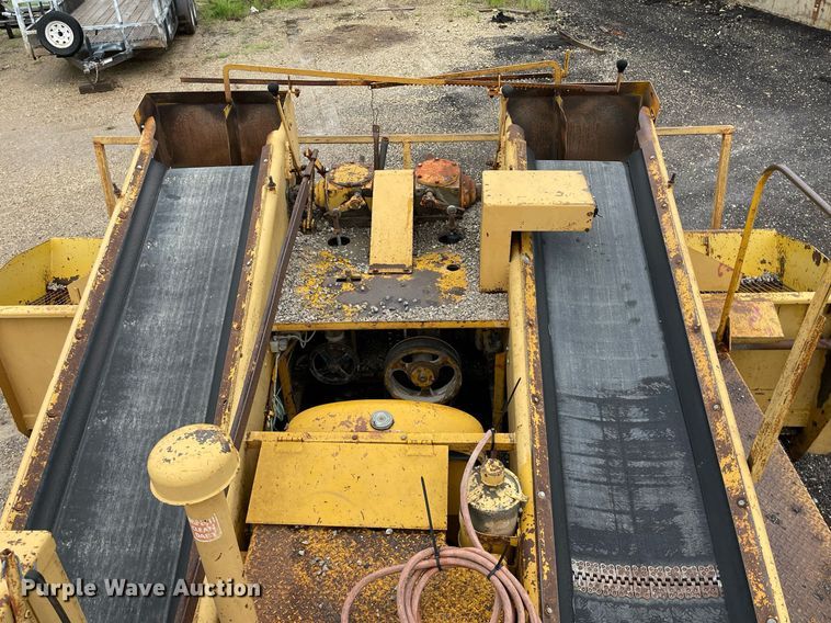 image for item LY9589 Koehring K  chip spreader