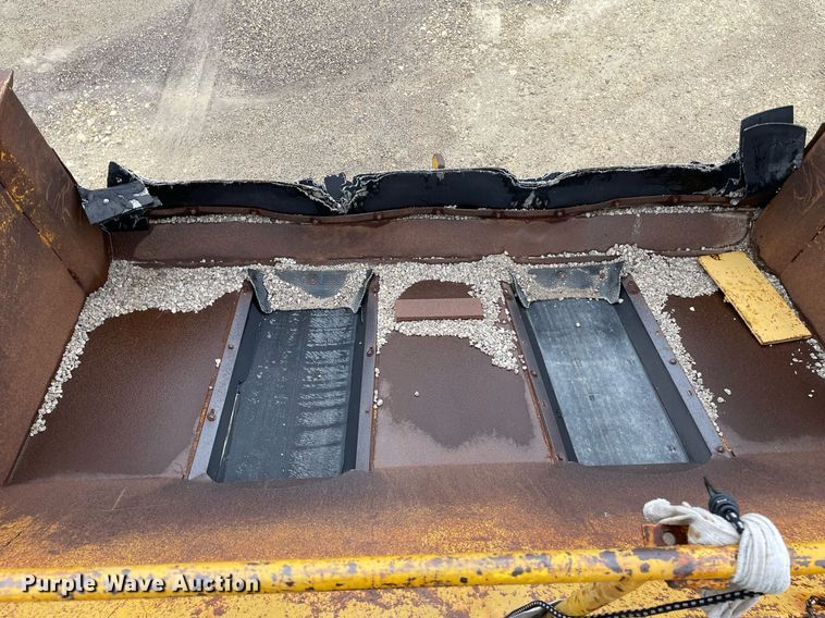 image for item LY9589 Koehring K  chip spreader