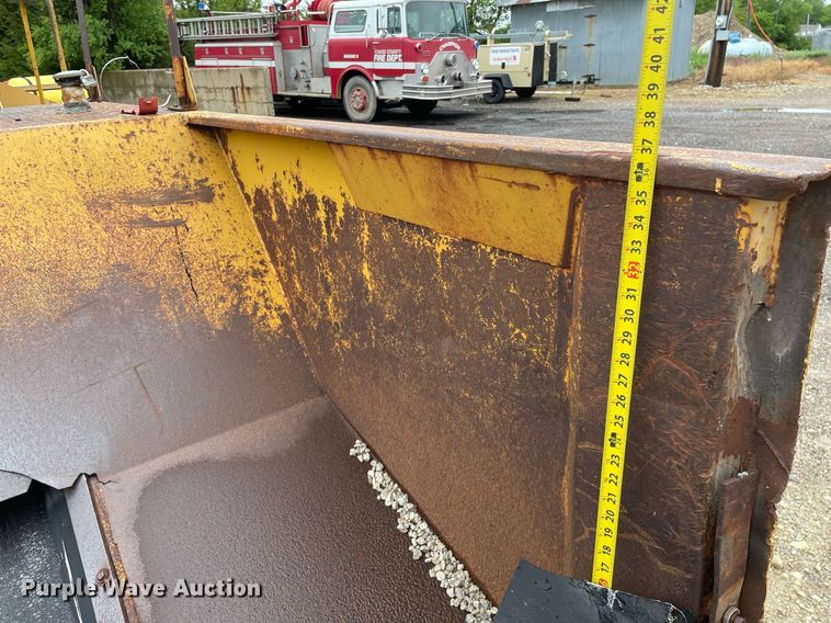 image for item LY9589 Koehring K  chip spreader