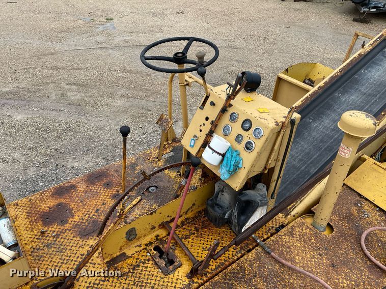 image for item LY9589 Koehring K  chip spreader