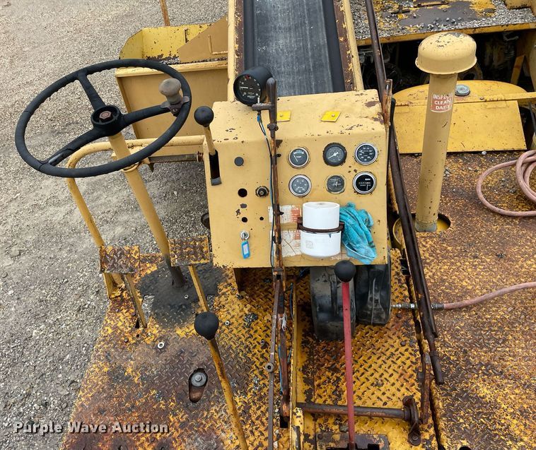 image for item LY9589 Koehring K  chip spreader