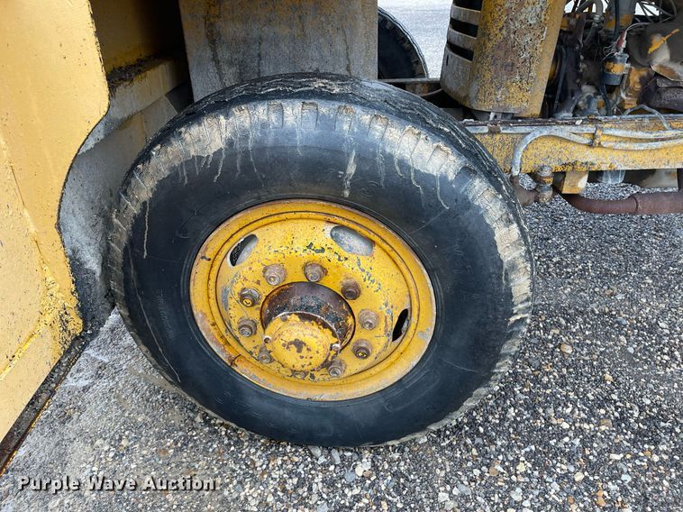 image for item LY9589 Koehring K  chip spreader