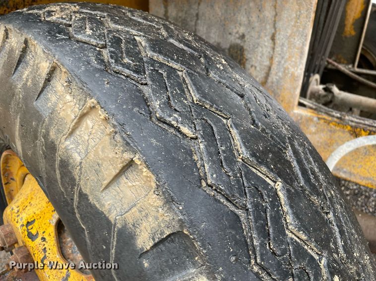 image for item LY9589 Koehring K  chip spreader