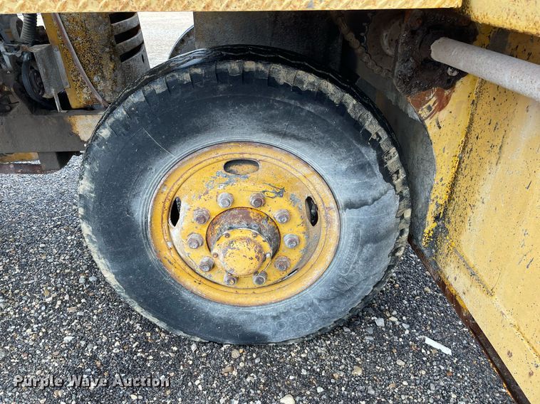 image for item LY9589 Koehring K  chip spreader