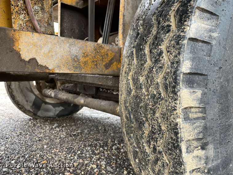 image for item LY9589 Koehring K  chip spreader