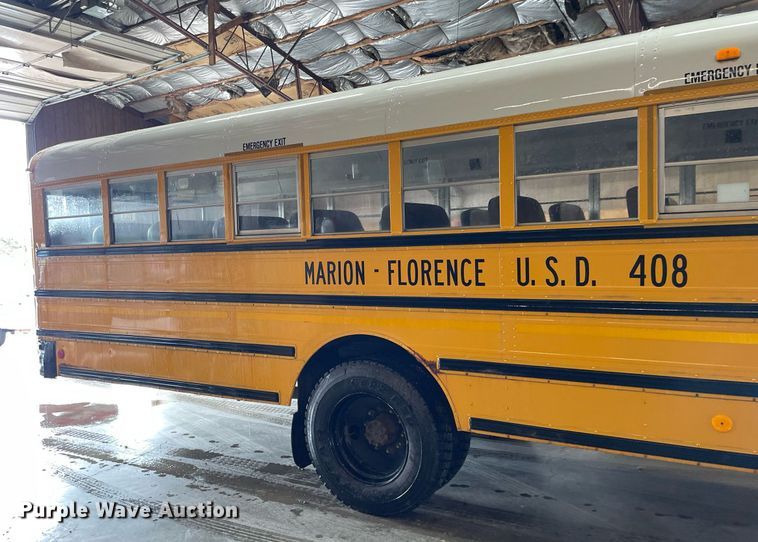 image for item LY9591 1999 International 3800  school bus