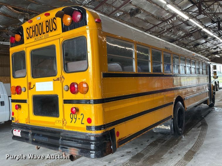 image for item LY9591 1999 International 3800  school bus