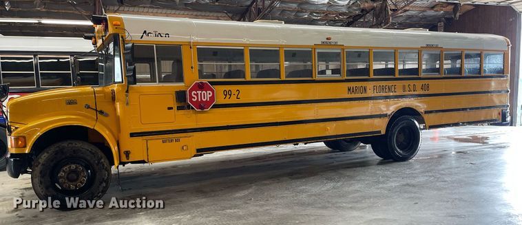 image for item LY9591 1999 International 3800  school bus