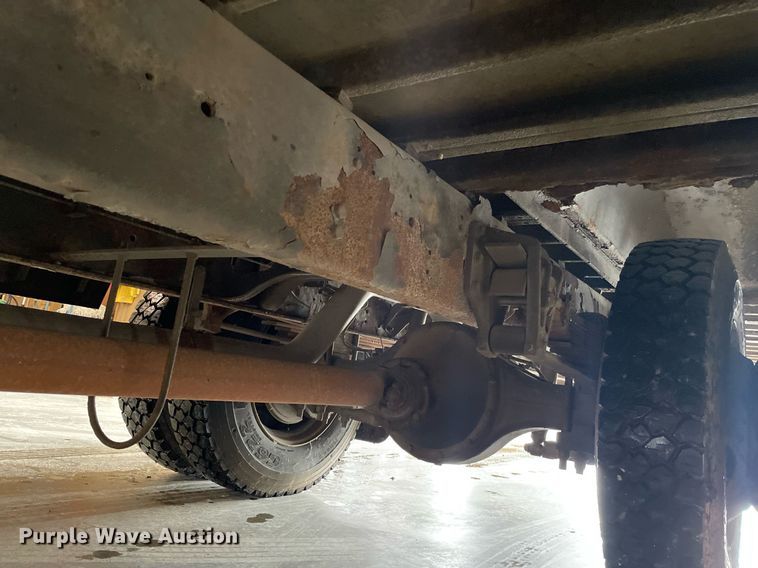 image for item LY9591 1999 International 3800  school bus