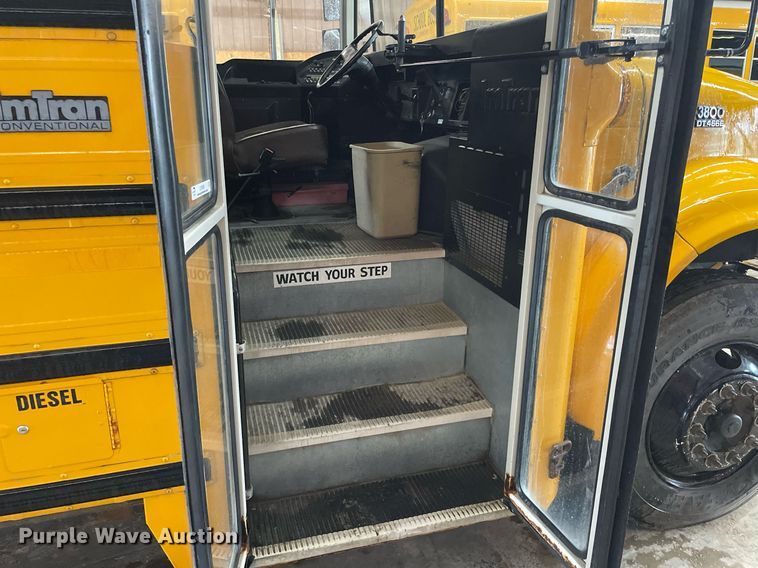 image for item LY9591 1999 International 3800  school bus