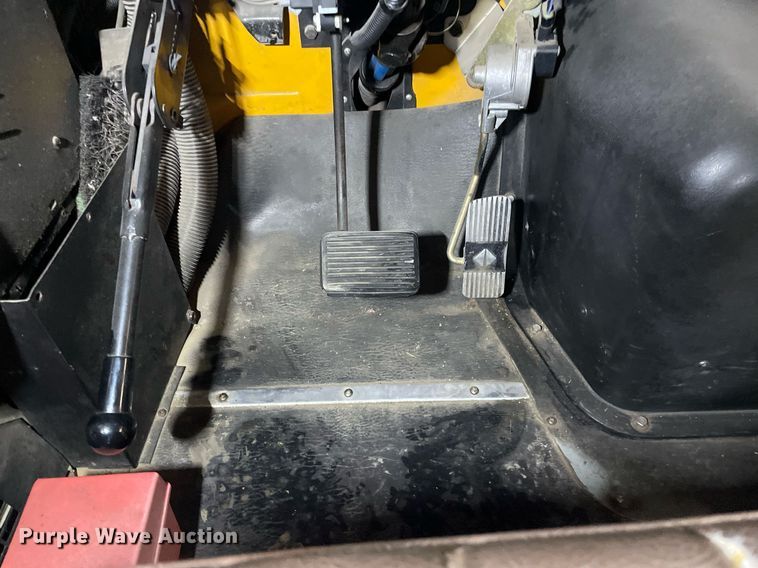 image for item LY9591 1999 International 3800  school bus