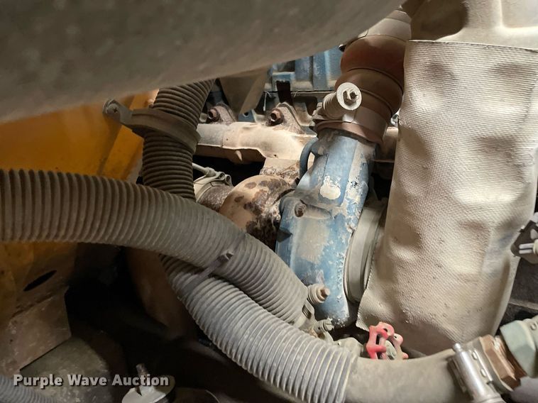 image for item LY9591 1999 International 3800  school bus