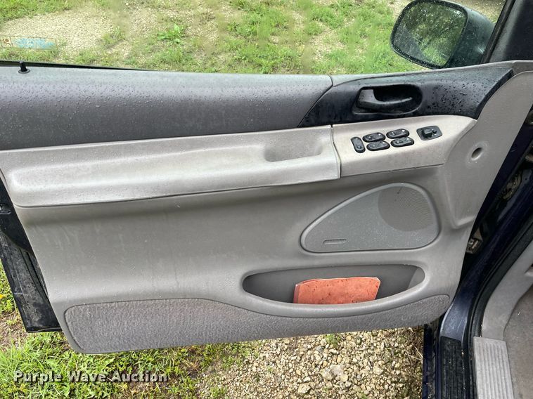 image for item LY9592 1998 Ford Windstar  van