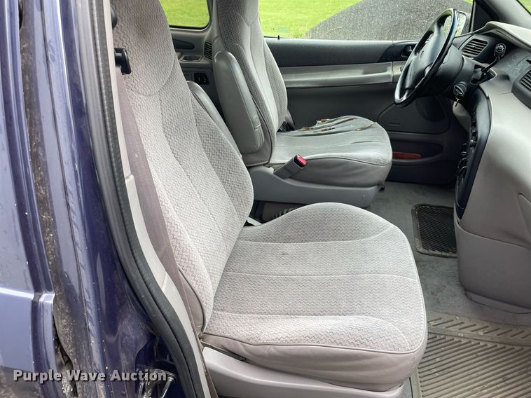 image for item LY9592 1998 Ford Windstar  van