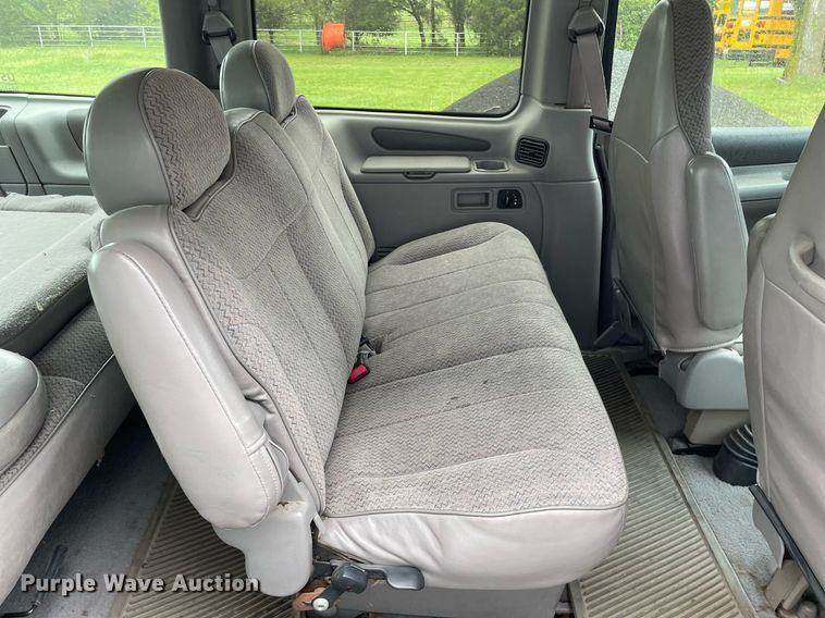 image for item LY9592 1998 Ford Windstar  van