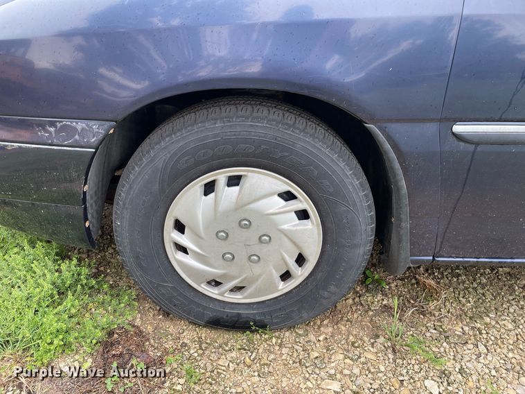 image for item LY9592 1998 Ford Windstar  van