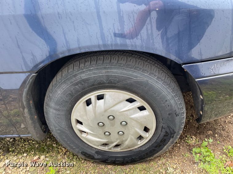 image for item LY9592 1998 Ford Windstar  van