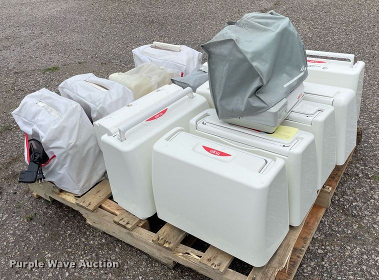 image for item LY9594 (14) Elna sewing machines