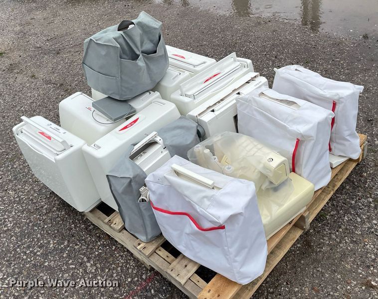 image for item LY9594 (14) Elna sewing machines