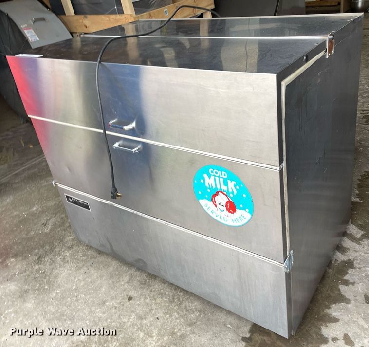 image for item LY9599 (2) coolers