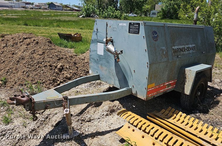 image for item MC9021 1993 Leroi  air compressor