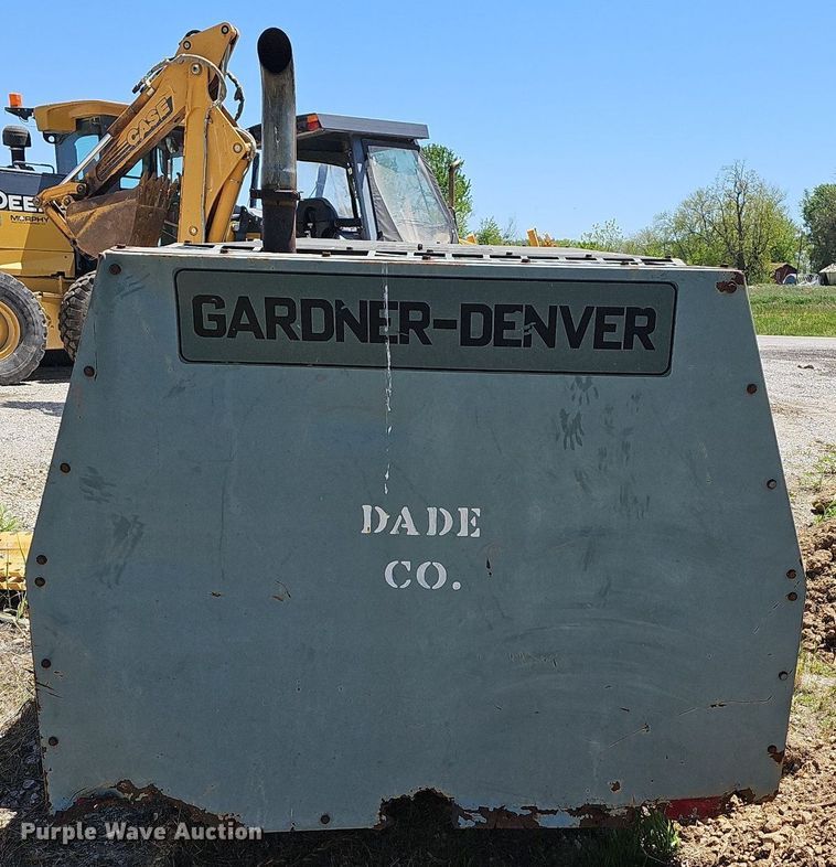 image for item MC9021 1993 Leroi  air compressor