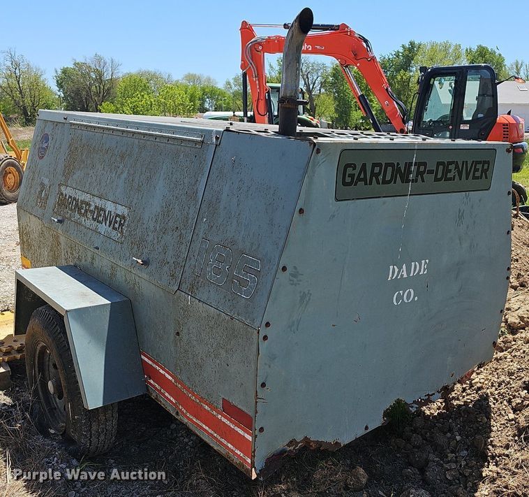 image for item MC9021 1993 Leroi  air compressor