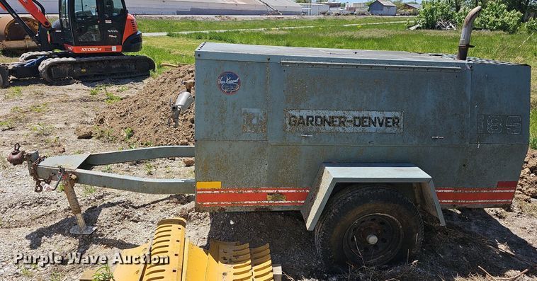 image for item MC9021 1993 Leroi  air compressor