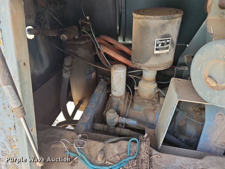 image for item MC9021 1993 Leroi  air compressor