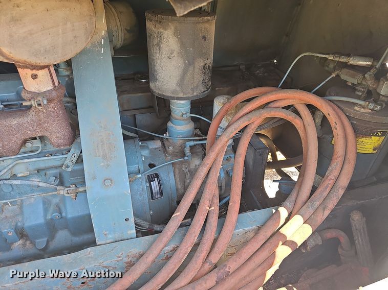 image for item MC9021 1993 Leroi  air compressor