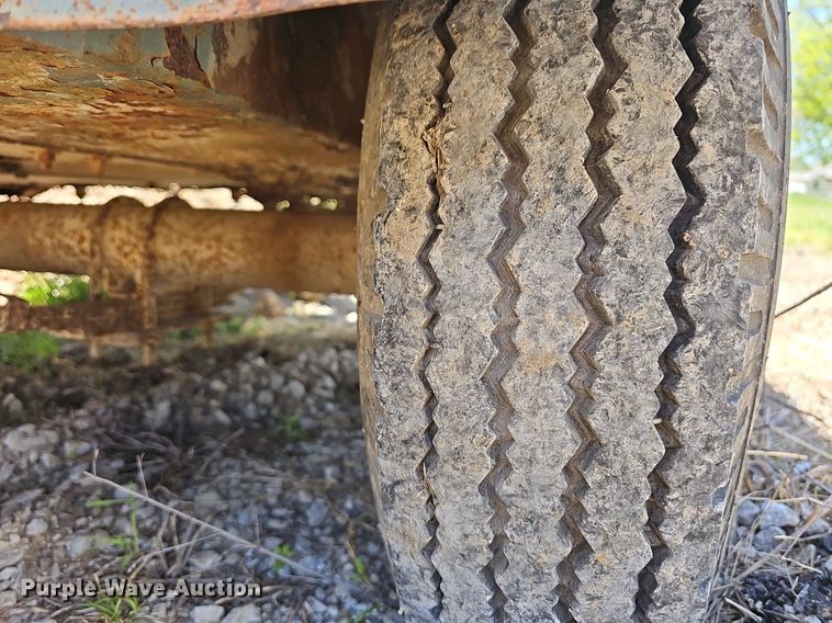 image for item MC9021 1993 Leroi  air compressor