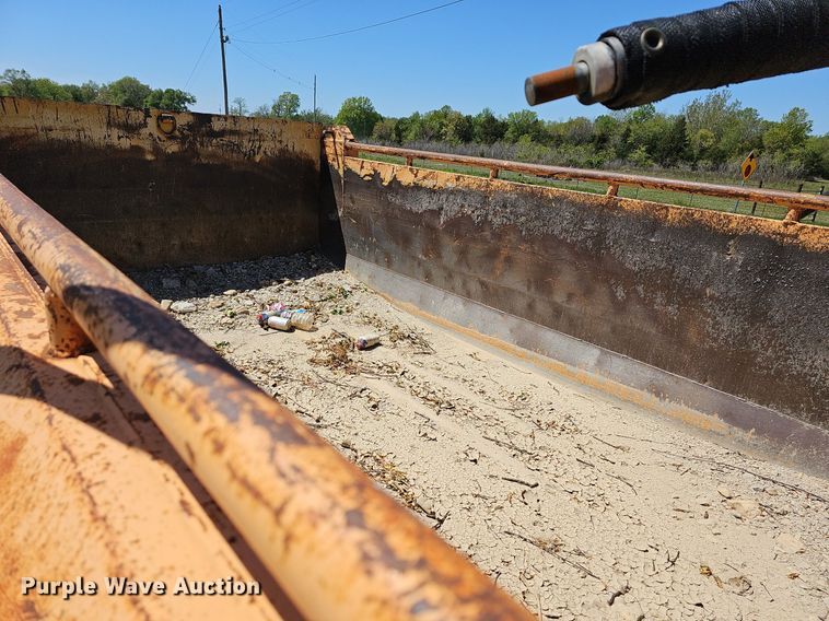 image for item MC9023 2002 International 2554  dump truck