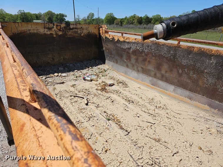 image for item MC9023 2002 International 2554  dump truck