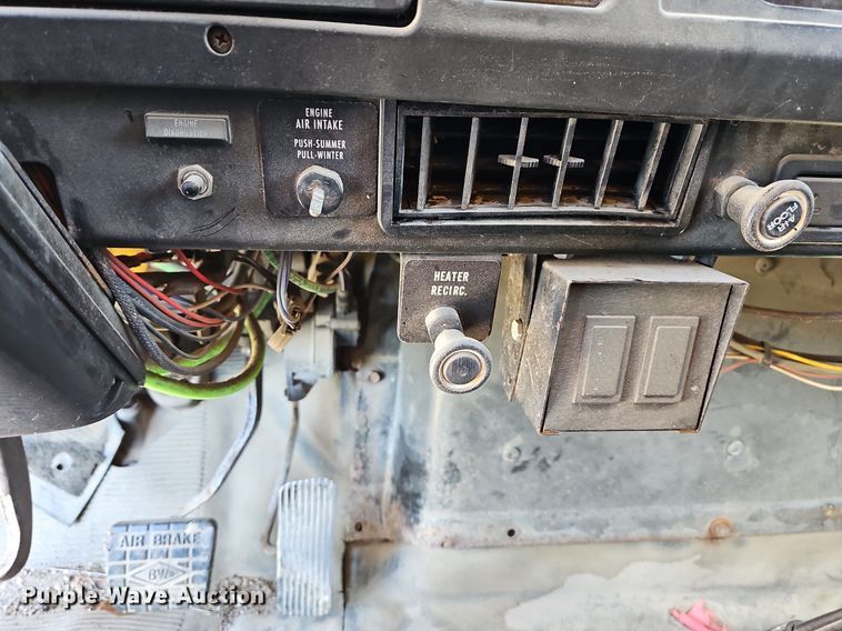 image for item MC9023 2002 International 2554  dump truck