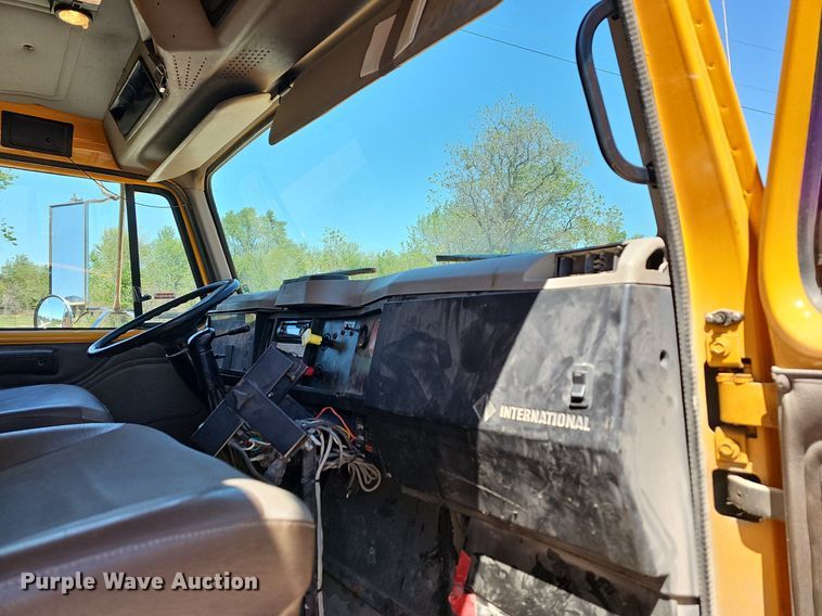 image for item MC9023 2002 International 2554  dump truck