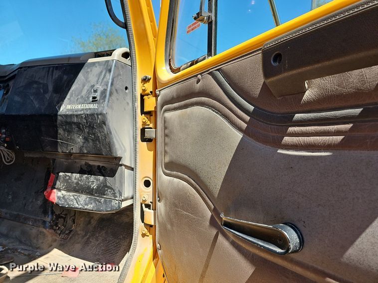 image for item MC9023 2002 International 2554  dump truck